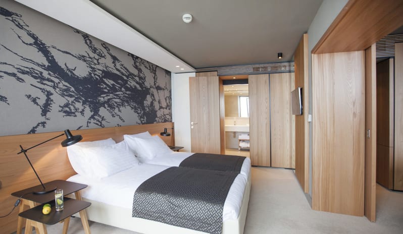 HOTEL DUBRONIK PALACE - JUNIOR SUITE BEDROOM